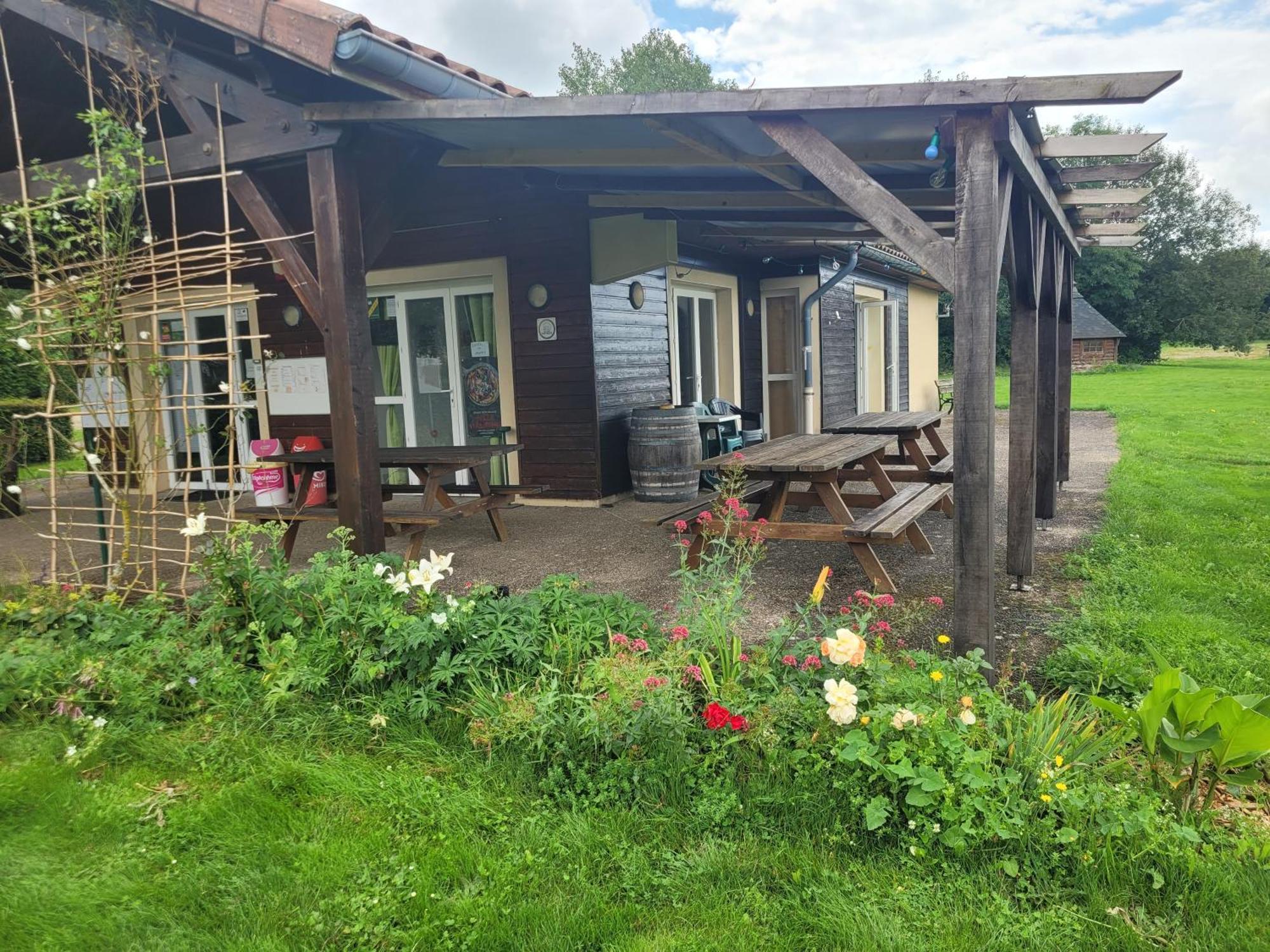 Camping Les Hirondelles Bourg-Sainte-Marie Экстерьер фото